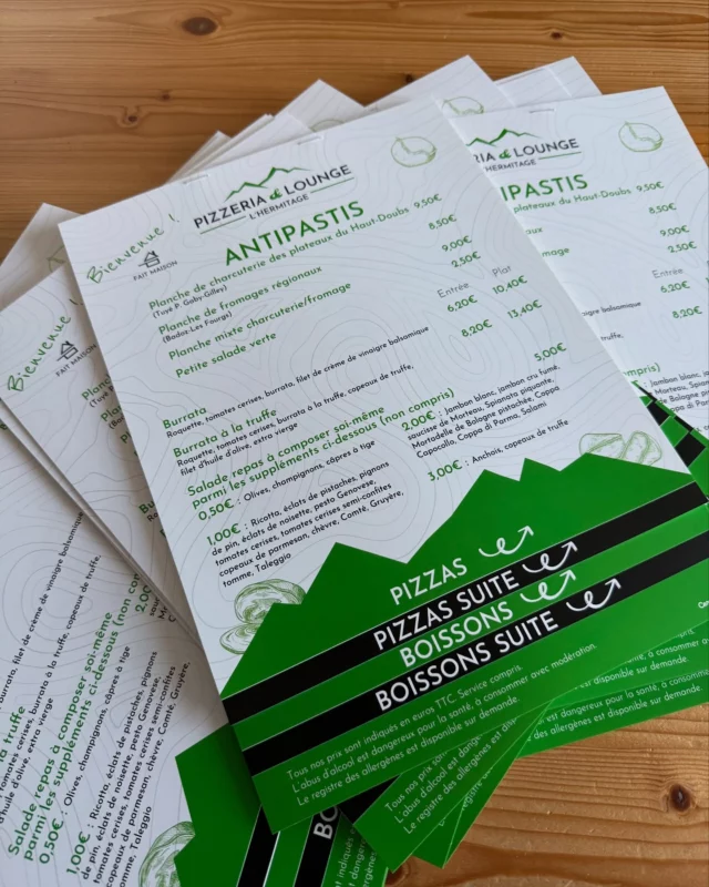Fabrication de menus multipages en accordéon, étanche et indéchirable pour @pizzeria_hermitage ! 
Foncez pour déguster des pizzas incroyables 🤩

#print #yupoblue #menu #restaurant #pizzeriahermitage #doubs #lesfourgs #pizzeria #pizza #cervolant