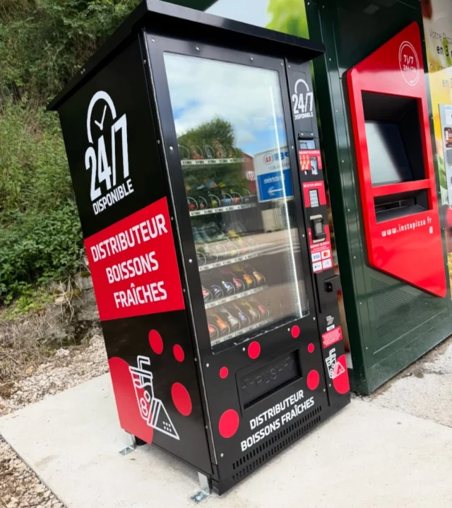 Avant les vacances, marquage d’un nouveau distributeur pour @station.rognon ! Merci à eux pour leur confiance ! ✌️
#adhésif #flocage #marquage #distributeurautomatique