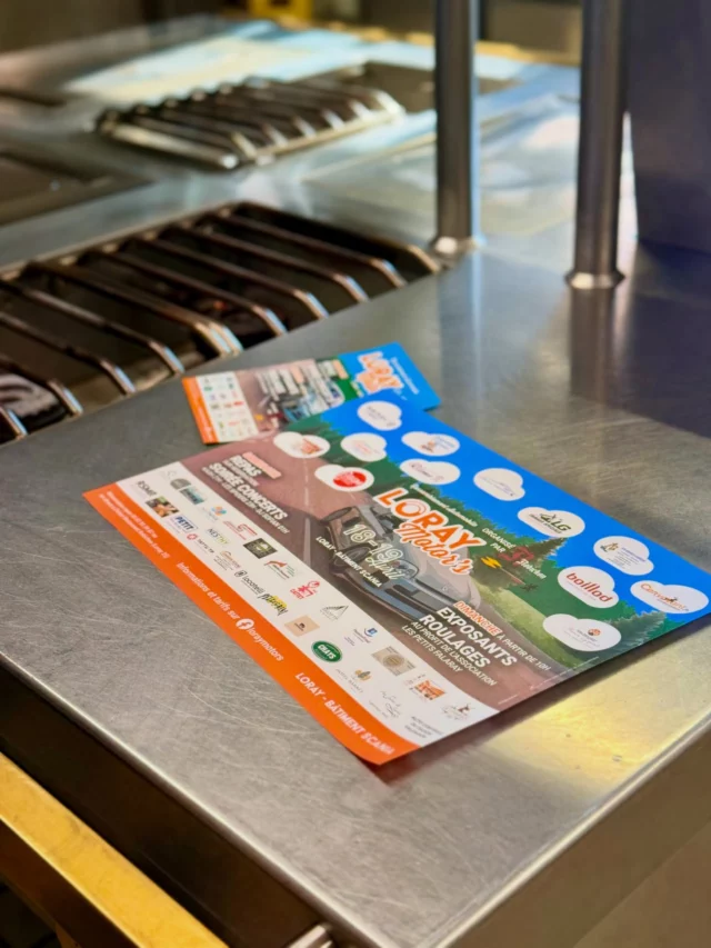 🍽️ Découvrez chez vos restaurateurs partenaires les sets de table pour le rassemblement automobiles Loray Motor’s 🏎️

📃 Print, 🎨 identité visuelle, 👕 textiles, 🍷gobelets et plus encore ! Cervolant, partenaire du rassemblement 🤝

Loray Motor's c’est quoi ? 👇

📆 Quand ? Le 18 et 19 Avril 2026
📍 Où ? Sur le parking Scania, rue des Âges à Loray (25), au bord de la 4 voies !
🏁 Quoi ? Repas, concerts, expositions et roulages
🧑‍🍳 Co-organisé par l’Hôtel Restaurant Robichon

#communicationdoubs #loray #valdevennes #portesduhautdoubs #rassemblementautodoubs