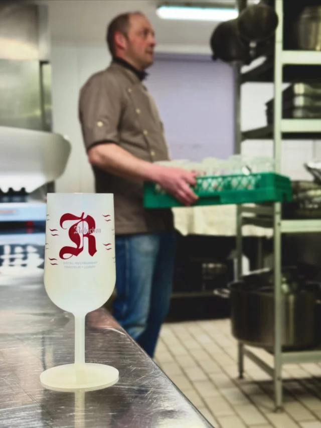 🍷De beaux verres à vin réutilisables pour l’Hôtel Restaurant Robichon 😍

Personnaliser vos gobelets 👉 www.cervolant.fr